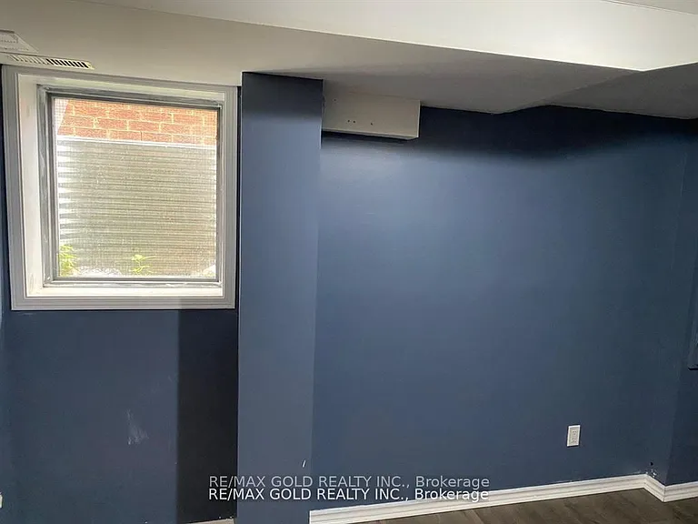 27 Middlecote Dr #BASEMENT — Photo 30