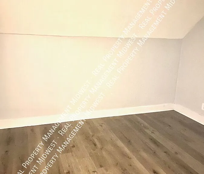518 Garrard St #3-518UNIT3 — Photo 6