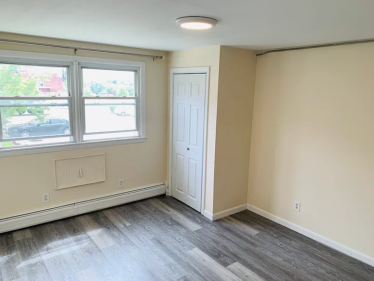 29 Woodbine St #7 — Photo 14