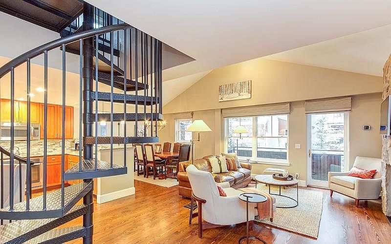1st image of 550 Depot Ave #101