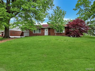 9401 Acosta Dr, Saint Louis, MO, 63137
