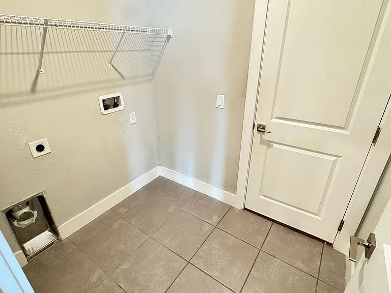 256 Hyacinth Ct — Photo 31