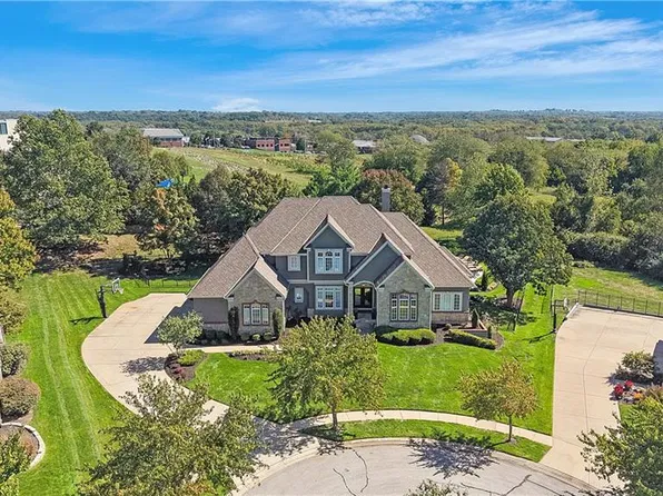 14121 Meadow Ln, Leawood, KS 66224