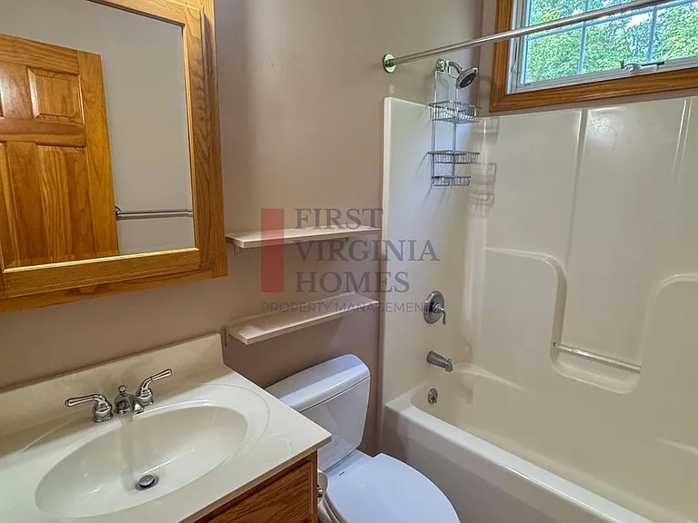 25 Fleetwood Dr — Photo 12