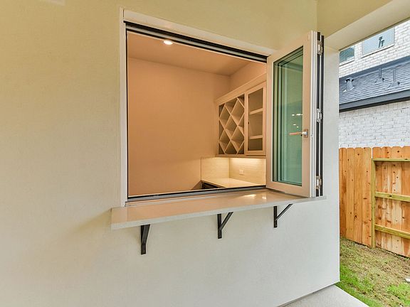 Homesite 1403 entertaining bar