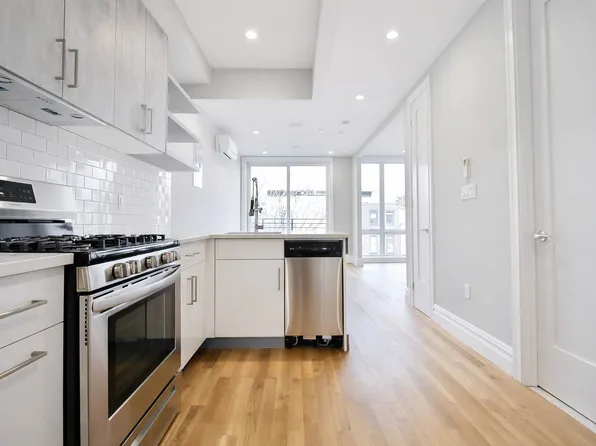 159 Hart Street image 1 of 8