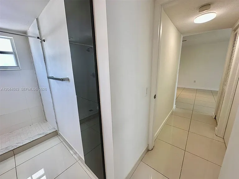 411 SW 37th Ave #3-D — Photo 11