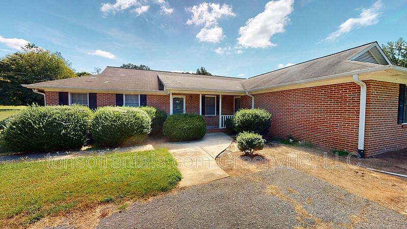1st image of 121 Lacey Ln