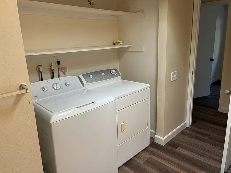 611 Isla Pl — Photo 17