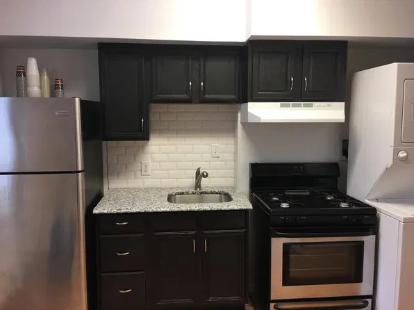 1822 S 13th St, Philadelphia, PA 19148