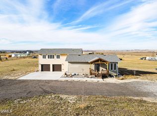 5735 Liberty Ln, Williston, ND 58801
