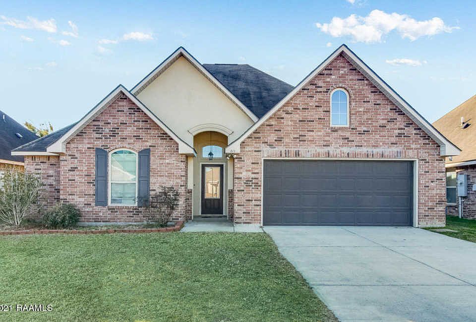1st image of 411 Magnolia Knee Dr