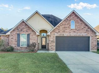 411 Magnolia Knee Dr, Carencro, LA 70520