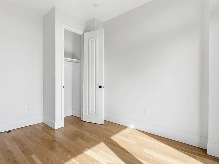 329 Gates Ave #502 — Photo 4