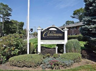 336 Edmunton Dr APT L15, North Babylon, NY 11703