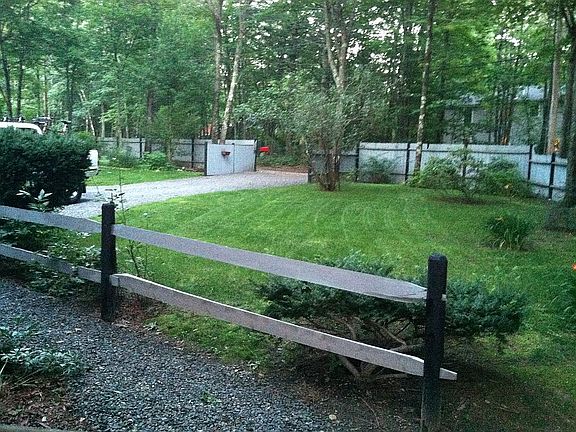4th image of 16 Aerie Dr