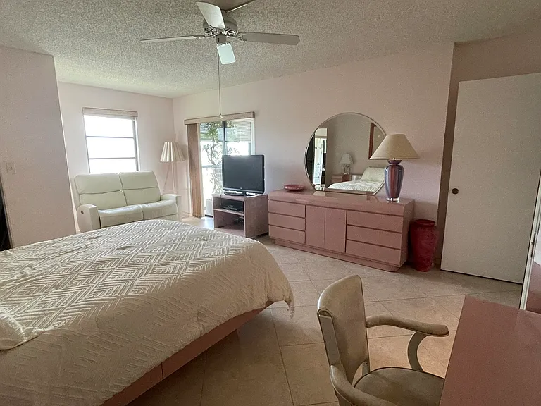 6866 Huntington Ln #305 — Photo 19