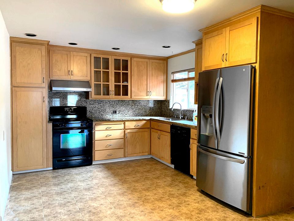 1st image of 4453 McKinnon Dr