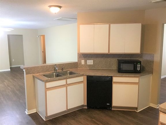 5th image of 7319 Foxbrook Dr