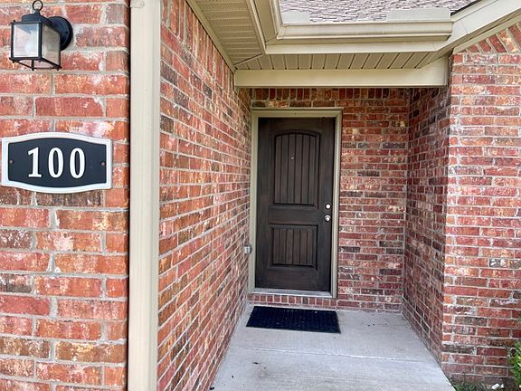2nd image of 100 & 102 Foxglove St #100