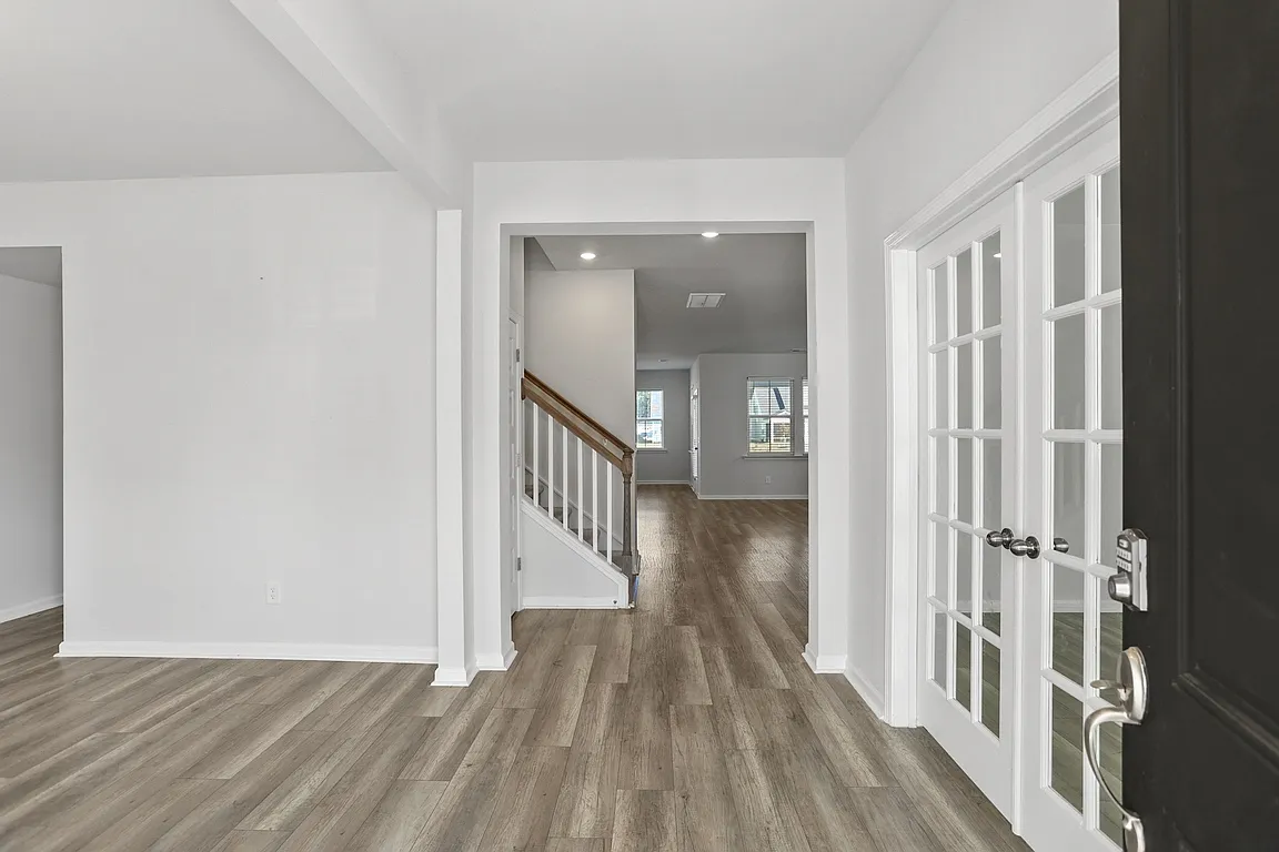 4 bed, 3342 sqft, $4,500 — Photo 2