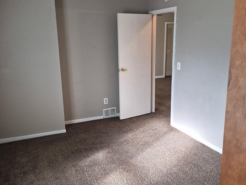20806 Helle Ave, photo 15