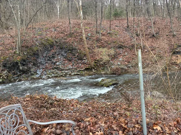 16 Factory St #E, Slatington, PA 18080