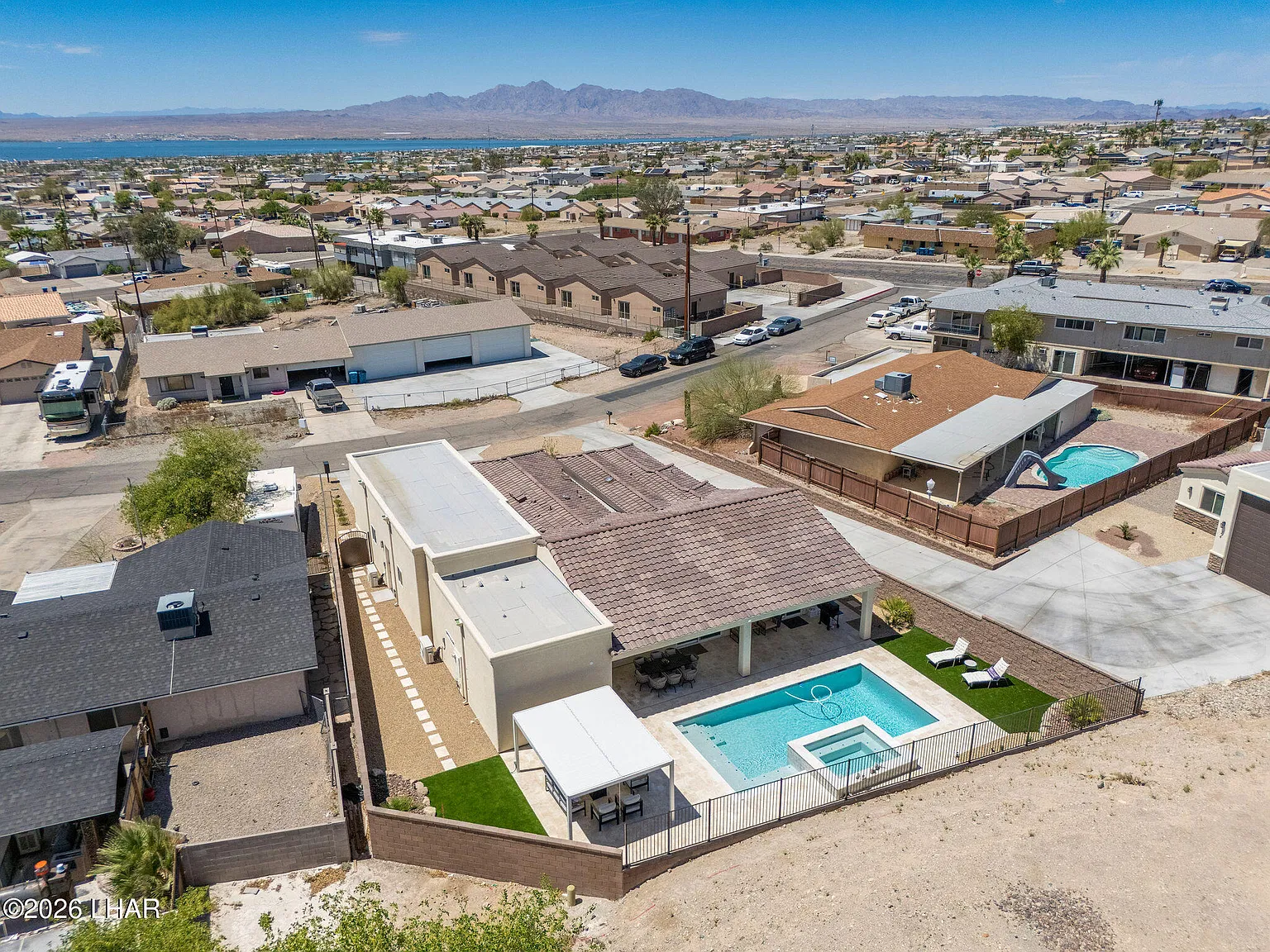 4 bed, 4.5 bath, 2142 sqft, $4,500 — Photo 4