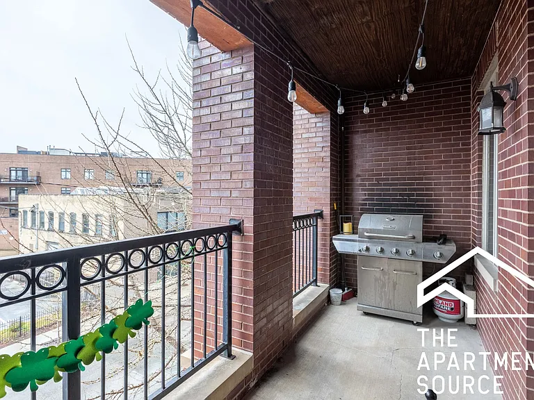 1136 W Diversey Pkwy #3 — Photo 16