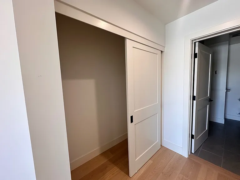 560 El Camino Real #302 — Photo 6