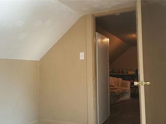 5th image of 200 Edison Ave