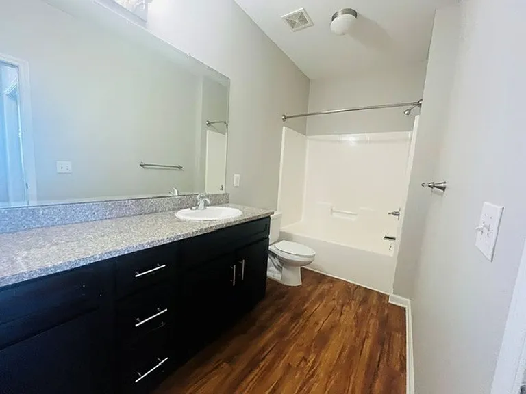 Lofts at Poplar Pointe — Photo 12