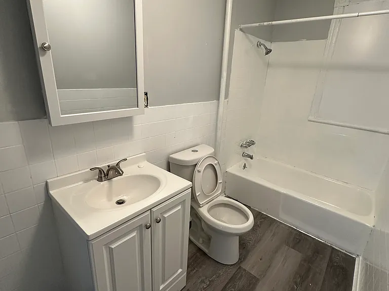 50 Lasalle St #3W — Photo 21