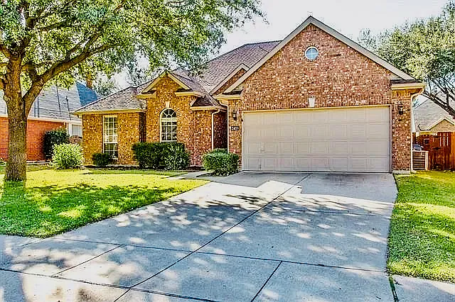 2413 Pinehurst Dr — Photo 6