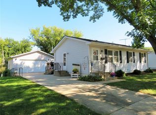 874 Krumboltz Dr, Marion, IA 52302