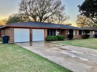 4421 Graves Ave, Groves, TX 77619