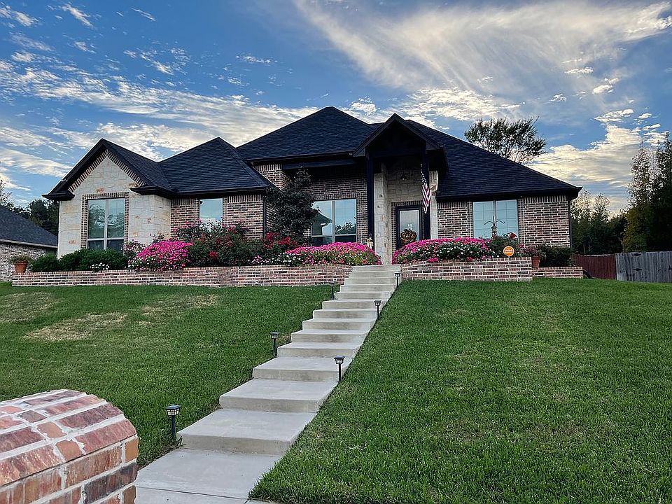 2nd image of 7741 Hickory Spring Ln