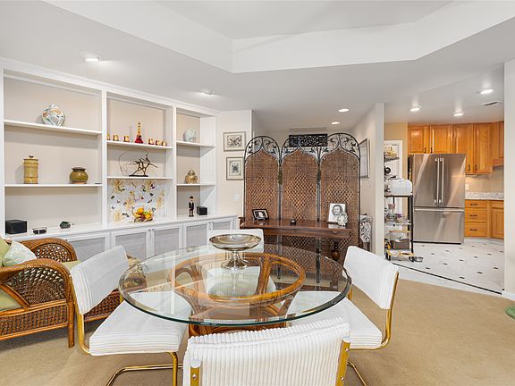 3rd image of 405 Park Dr N APT 6C