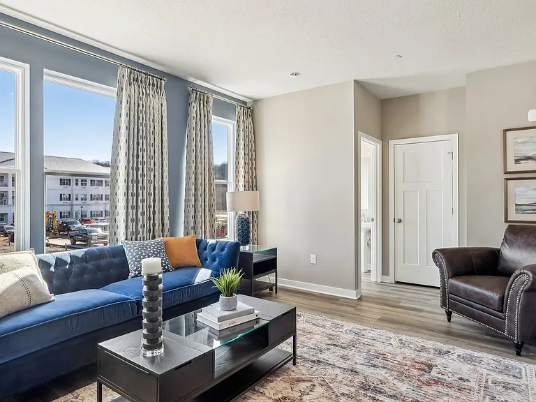 415 Harmon Ct — Photo 4