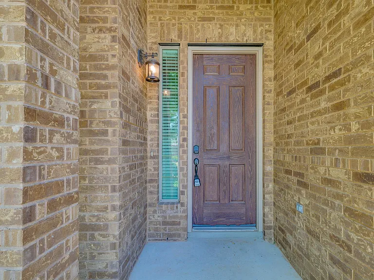 2200 Hilltop Climb Dr — Photo 4