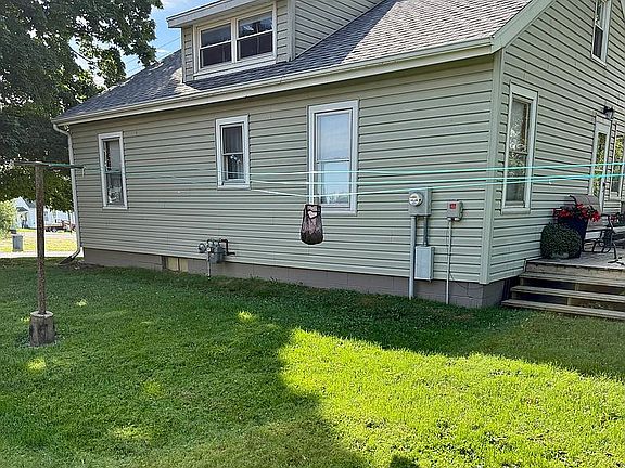 2nd image of 801 Avalon St