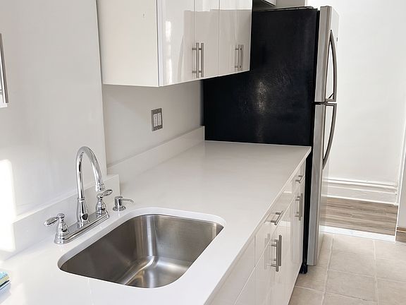 4th image of 630 W 172nd St #5C
