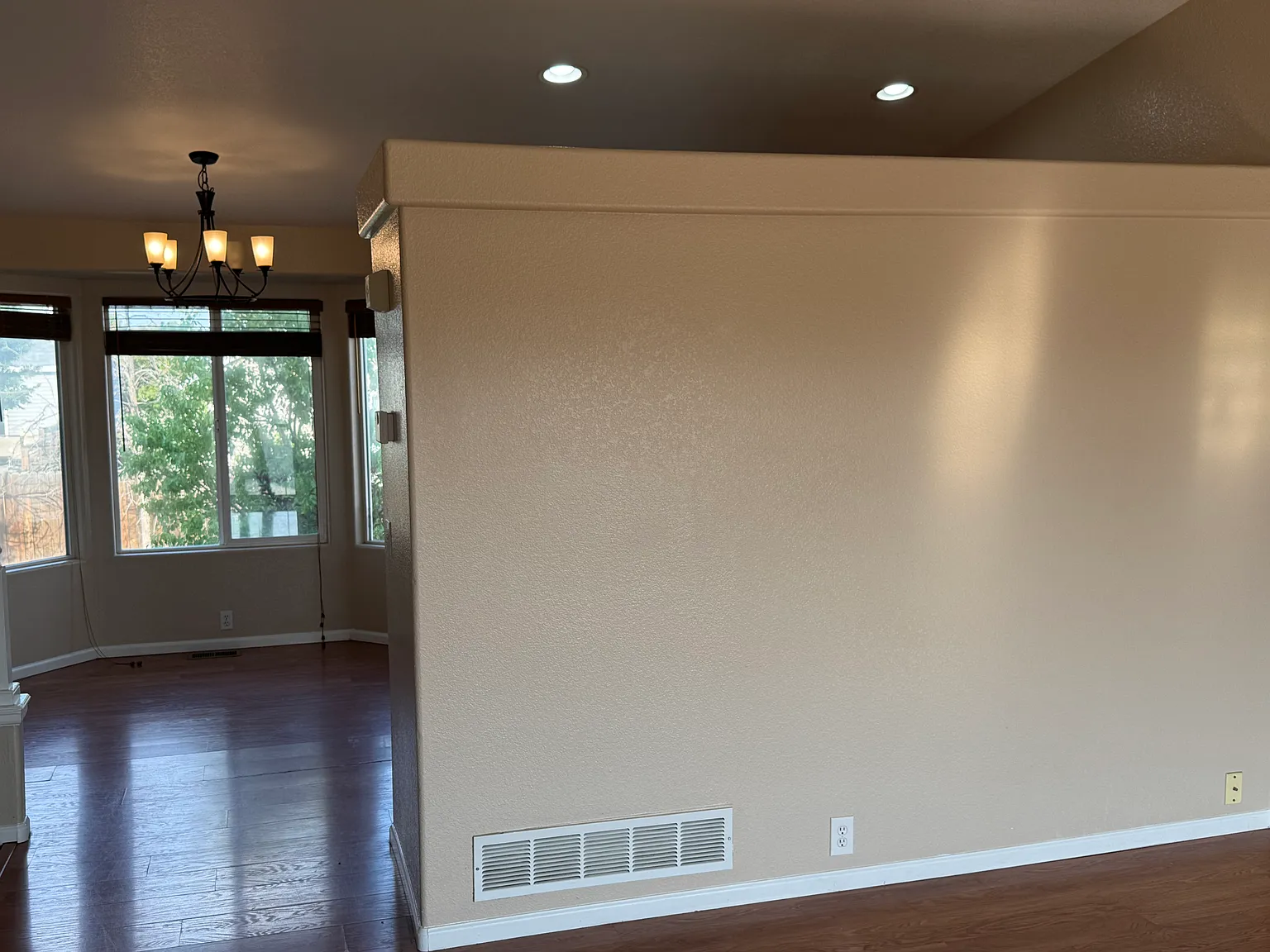 3 bed, 1856 sqft, $2,400 — Photo 3