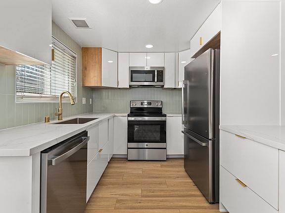 2nd image of 1846 Oliver Ave APT 9