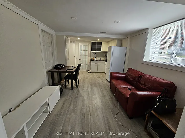 55 Dallas Rd #2 — Photo 3