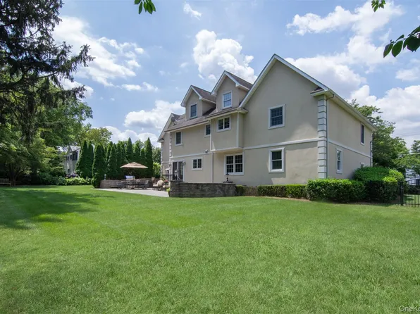 668 Francis Street, Pelham, NY 10803