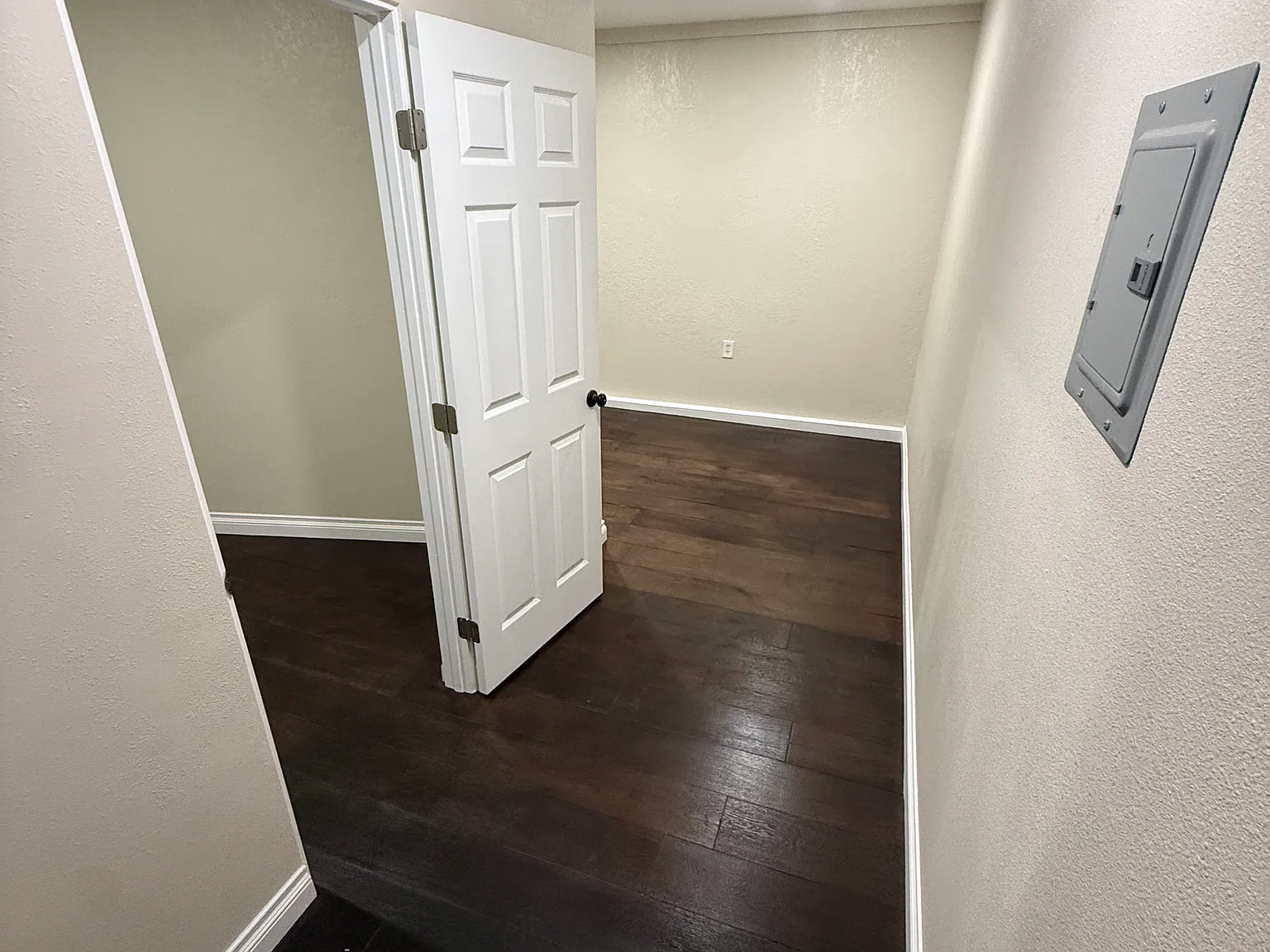 1 bed, 400 sqft, $2,000 — Photo 2