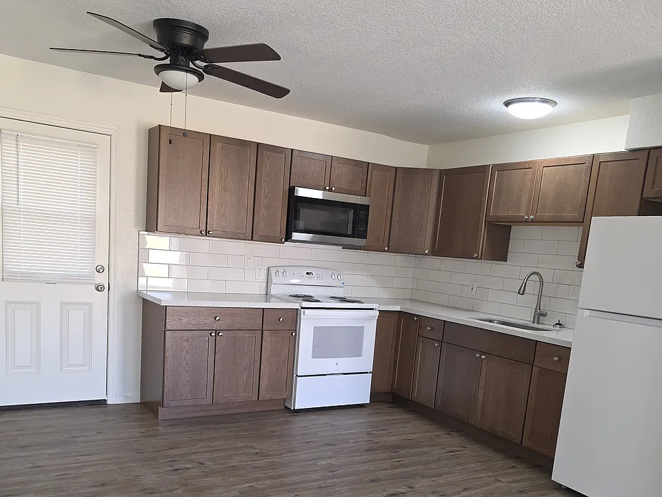 918 E Turney Ave #3