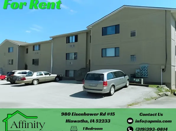 980 Eisenhower Rd APT 15, Hiawatha, IA 52233