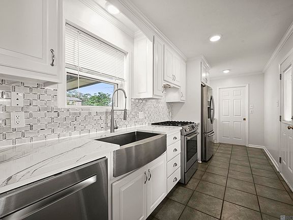 3rd image of 364 Wingate Dr